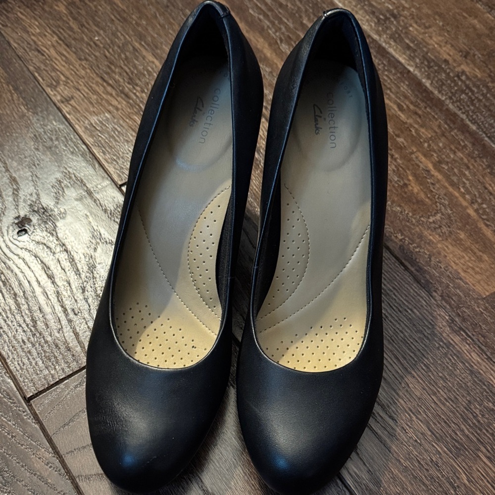 Clark’s Classic Black Women's Pumps 9